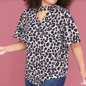 Lane Bryant animal print v cut out mock neck flutter sleeves sz 24